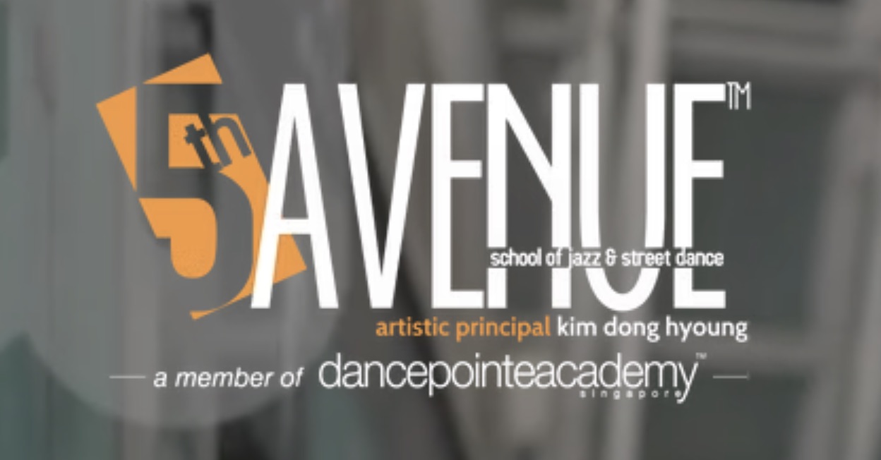 Dancepointe 5th Avenue Studio Students practicing street jazz