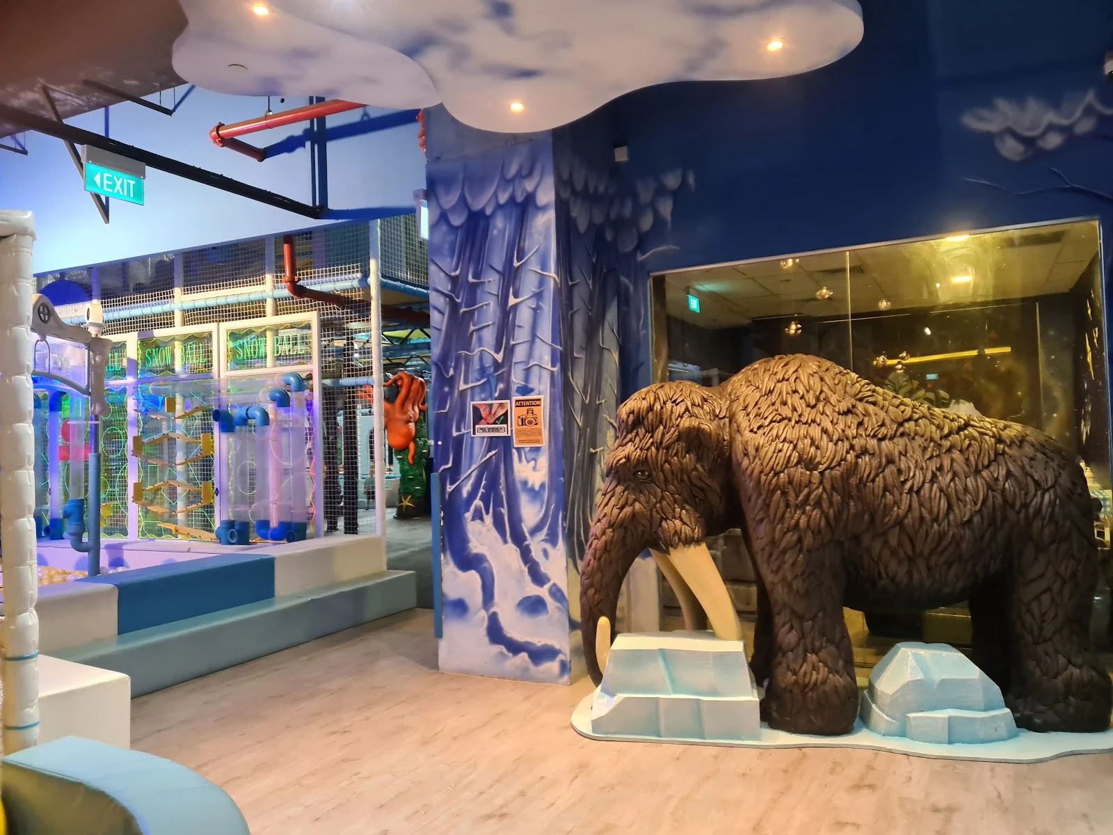 Best "Prehistoric" Places in Singapore To See Dinosaurs For Epic Family Outings