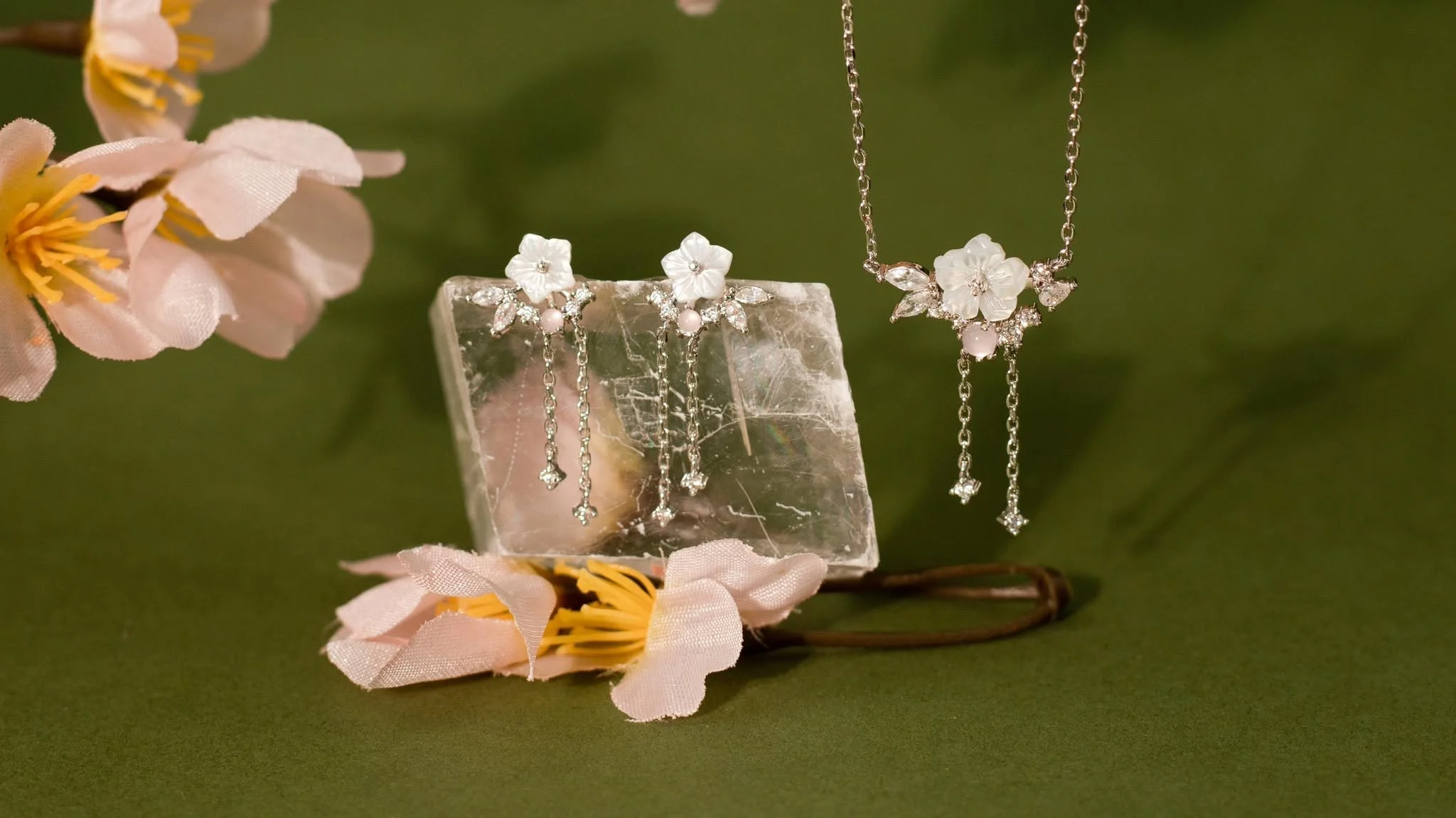 Top Affordable Costume Jewellery Brands For Parents & Kids To Style Effortlessly